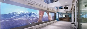 Havas Media boosts its business presentations on large format projection screens