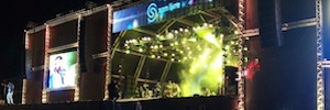 Sistemas de iluminação de robe iluminam o palco do maior festival de música do Brasil