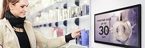 Samsung responde a la demanda de digital signage del comercio minorista con pantallas de pequeño formato
