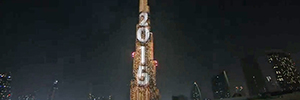 برج خليفة في دبي يرحب بكم في 2015 مع حدث إضاءة Led مذهل