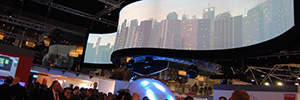 HDF-W30 Flex Boot: DLP-Projektor 30.000 Lumen für Veranstaltungen und große Räume