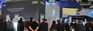 Epson a présenté à l’ISE le projecteur laser Full HD avec technologie 4K, l’EH-LS10000