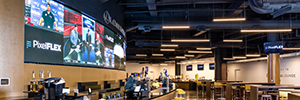 PixelFlex installiert eine konvexe LED-Videowand aus 2 mm im Bridgestone Arena VIP Club
