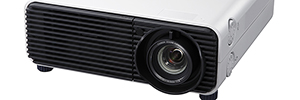 Canon XEED WUX500: compact installation projector with WiFi connection