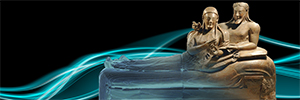 「配偶者の石棺」’ 3Dビデオマッピングとホログラフィック技術のおかげで生き生きとしています