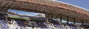 Trisón Worldwide inicia la instalación de dos pantallas Led gigantes en el Estadio de Riazor