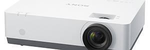 Sony amplía su línea de proyectores profesionales 3LCD para educación y empresa