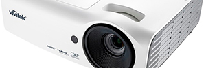 Vivitek DH558: Full HD portable projector 3.000 lumens for presentations