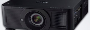 Canon LX-MU700: Projektor 7.500 Lumen mit Dual-Lampensystem