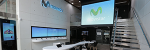 Movistar implanta la tecnología capacitiva proyectada multitáctil de Zytronic en sus tiendas de Latam