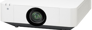 Sony amplía su gama de proyección láser 3LCD con el modelo VPL-FHZ57