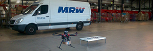MRWはドローンをテストして、手の届きにくい場所に荷物を送る