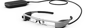 إبسون تكشف النقاب في MWC 2016 في الجيل 3 من النظارات الذكية, موفيريو BT-300