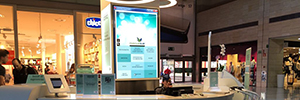 Parquesur potencia la comunicación con los clientes desde un mostrador Led interactivo