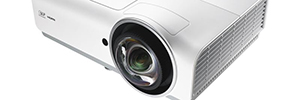 Vivitek D830: high-brightness multimedia projectors for conference rooms and classrooms