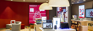 The largest telecommunications company in Lithuania bets on digital signage