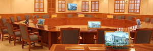 Microfonía y sistemas de conferencia de beyerdynamic en el Tribunal Supremo de Omán