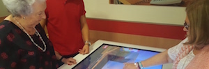 DigaliX realiza un proyecto piloto para la tercera edad y las posibilidades que les aporta su mesa interactiva