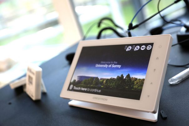 universidad-surrey-veterinaria-crestron