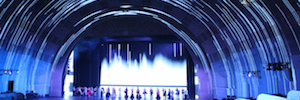 Radio City Rockettes recreates their productions with impressive live projection mapping