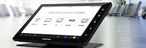 Crestron stellt die neue Generation von TSW-Touchscreens für Besprechungsräume und Klassenzimmer vor