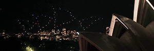 Con el dron Shooting Star, Intel crea coreografías de luces en el cielo nocturno