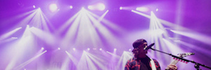 Fiabilidad, resistencia y espectacularidad en la iluminación de los conciertos de ‘Pierce the Veil’
