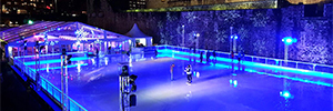 La patinoire de la Tour de Londres offre un éclairage architectural spectaculaire