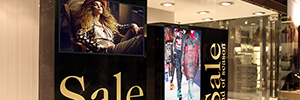 Panasonic expands its offer of digital signage with a screen of 65 Inch
