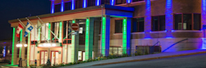 Die architektonische LED-Beleuchtung von Elation im kanadischen Rathaus von Rouyn-Noranda