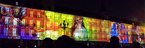 ライトと影の完全な没入型ビデオマッピングは、そのIV 100周年を祝うためにマドリードのマヨール広場
