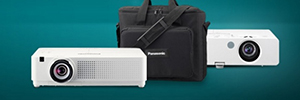 Panasonic LB y LW: proyectores portátiles para el aula y salas de reunión