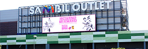 Exterion Media vermarktet den Bildschirm von 116 Quadratmeter des Einkaufszentrums Sambil Outlet