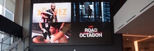 UFC comunica la sua immagine di marca su un nanolumens Led Engage a grande schermo