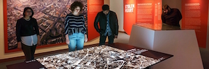 3D-картографическая проекция заряжает энергией новую выставку Института Лео Бека