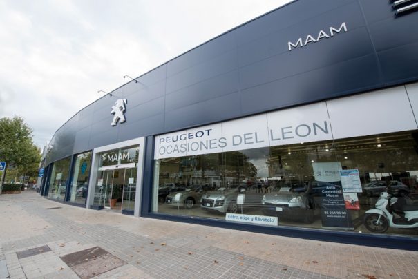 Innova carteleria digital MAAM-Peugeot