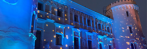 维埃拉斯城堡为一家制药公司的活动照亮了它的外墙
