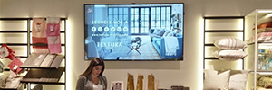 Textura connects its flagship points of sale with a network of digital signage
