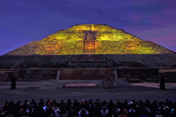 Christie Y Cocolab Reviven La Zona Arqueologica De Las Piramides De Teotihuacan