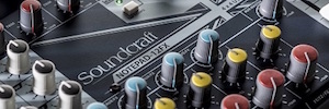 Blocco note Soundcraft: miscelatori analogici con tecnologia di elaborazione Harman