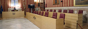 Vitelsa erneuert die AV-Ausstattung des Plenarsaals der Stadt Sevilla