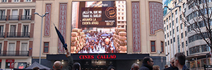 Mahou promotes its new beer with the augmented reality of Callao City Lights