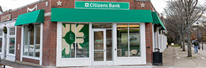 у&T и Cineplex Digital соединили отделения Citizens Bank в сети цифровых вывесок