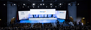 Экран более 48 m2 председательствовал на собрании акционеров Gas Natural Fenosa