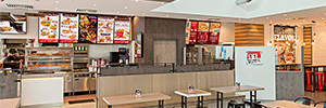 KFC continúa apostando por el digital signage con pantallas NEC y Raspberry Pi