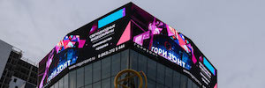 The impact of dynamic advertising LED screens integrated with the architecture