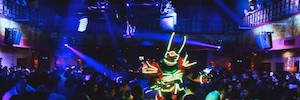 Ночной клуб Kumarah Club в Мадриде создает уникальное световое пространство с JBL и Acme