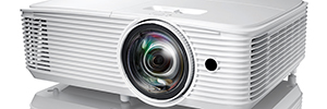 Optoma W308STe y X308: proyectores de tiro corto para educación y empresa