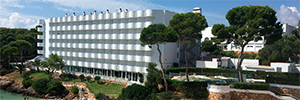 Aluasol Mallorca Resort wird mit Ecler-Technologie erkönt