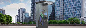 Partteam & Oemkiosks redesenha a icônica cabine telefônica e a adapta a cidades inteligentes